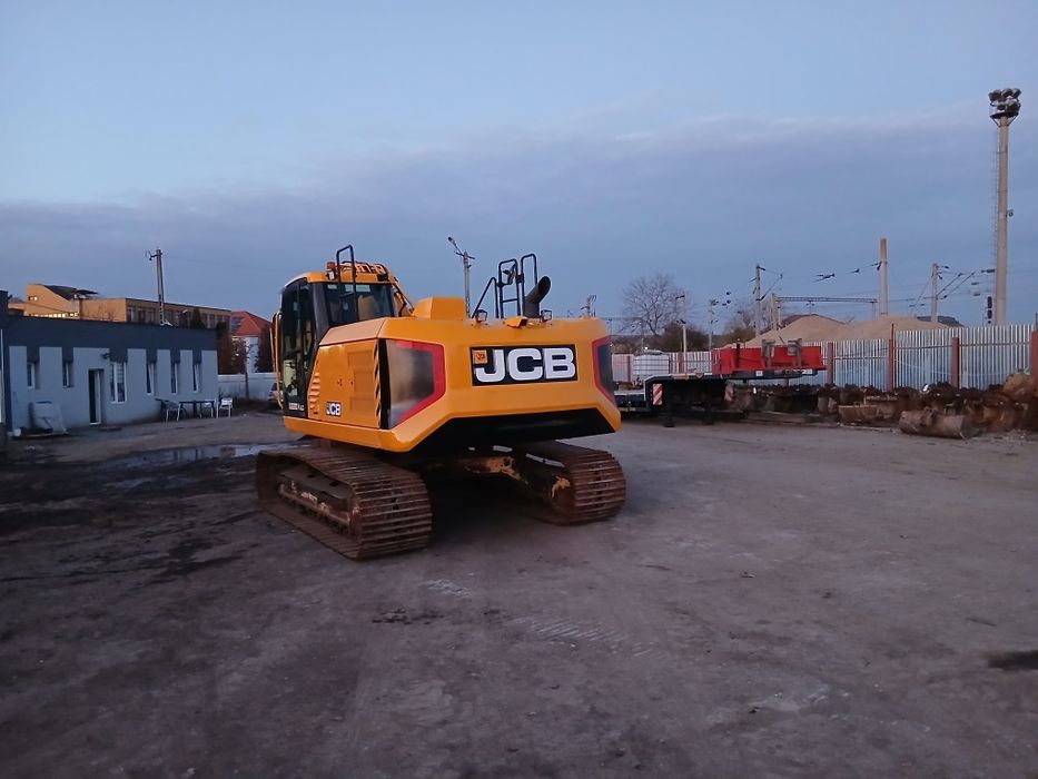 Vand excavator jcb 220XLC