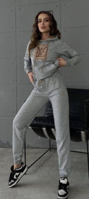 Дамски екип на"Louis Vuitton"