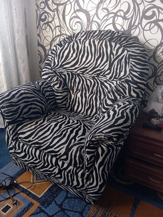 Кресло         .