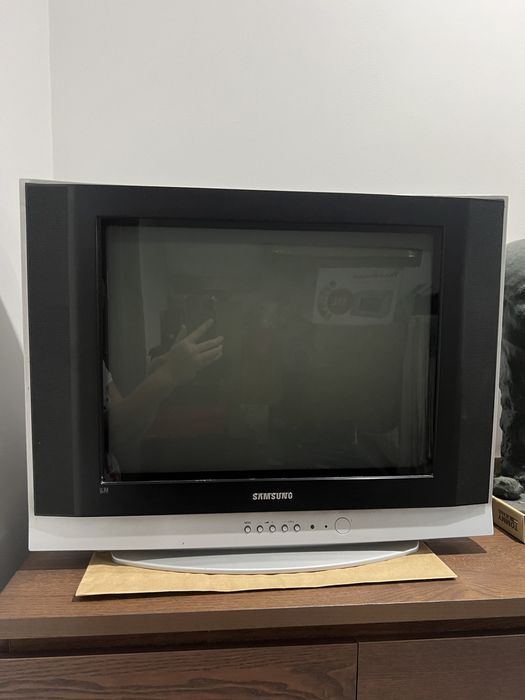 Телевизор диагональ экрана 53см (