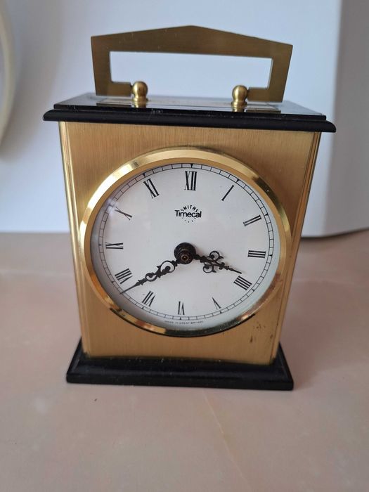 Ceasuri diferite ca marca si provenienta.