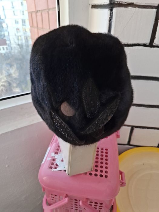 Шапка норка за 3000 тенге,вязаная за 2000 тенге