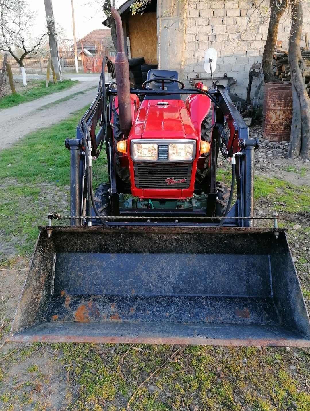 Yanmar 1720D cu incacator frontal