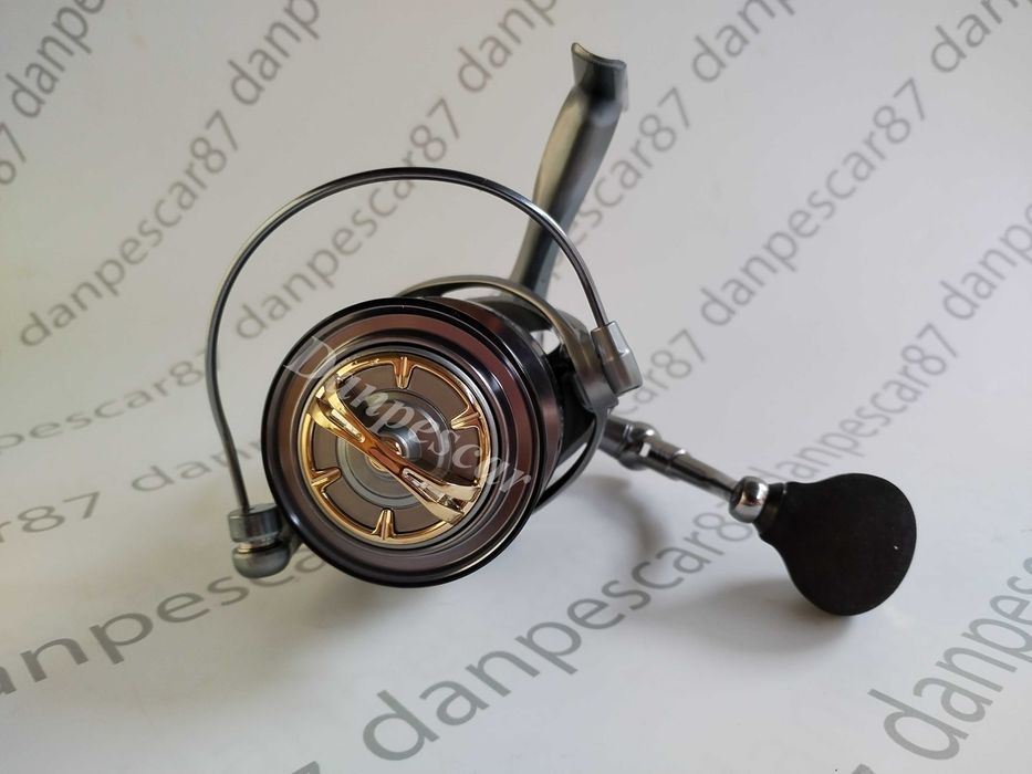 Mulineta SAIMINO YT7000 Long Cast pentru crap Capacitate: 0,25mm/400m