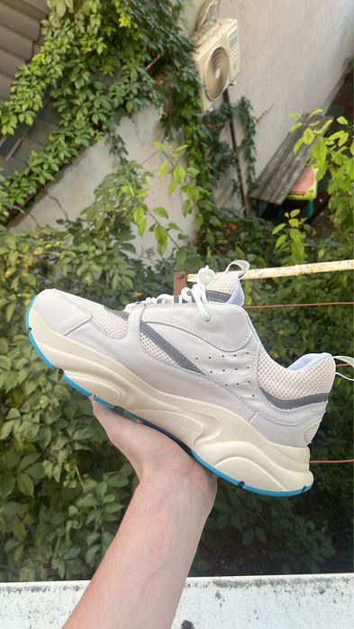 Dior B22