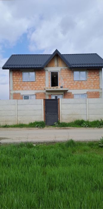 Casa de vanzare în Dărăști-Ilfov , în spatele autostradei A0