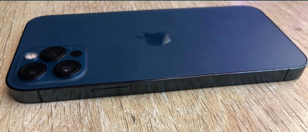 iPhone 12 Pro Max 256GB ca nou, liber retea, doar in Bucuresti