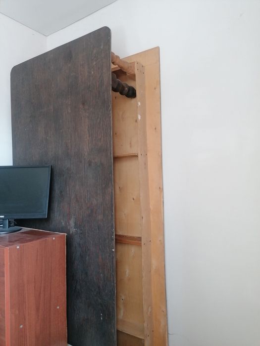 Продам напольный стол