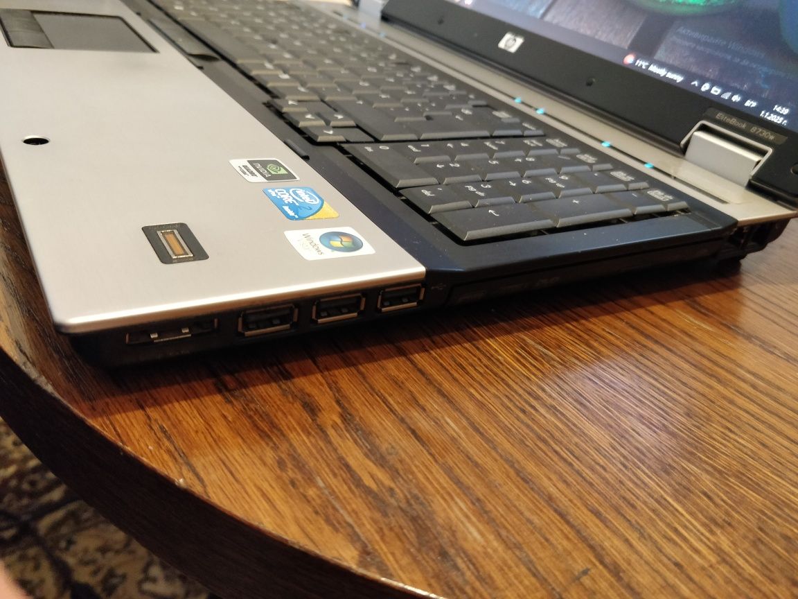 Работна станция HP 8730w