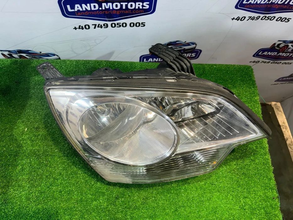 far halogen dreapta(defect spate) /stanga opel antara 2016