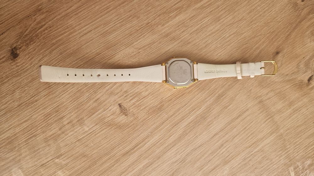 Casio Дамски часовник