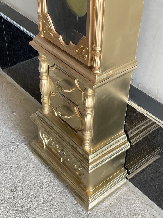 Продается новые часы срочно