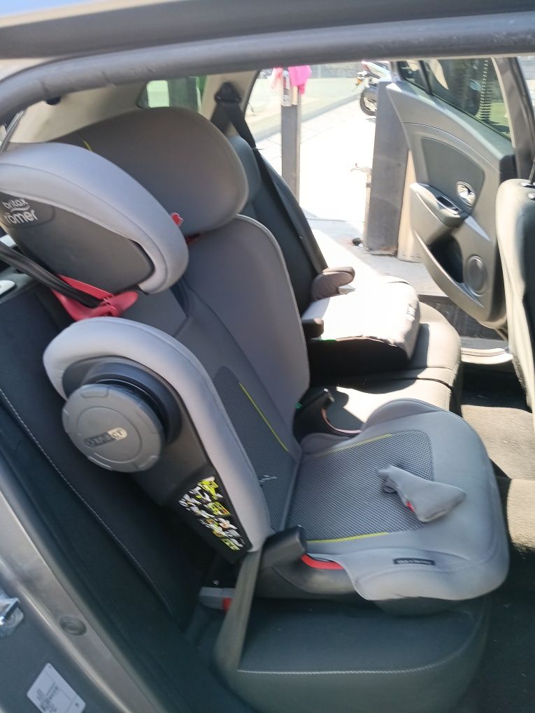 Scaun auto isofix Britax Romer Kidfix II