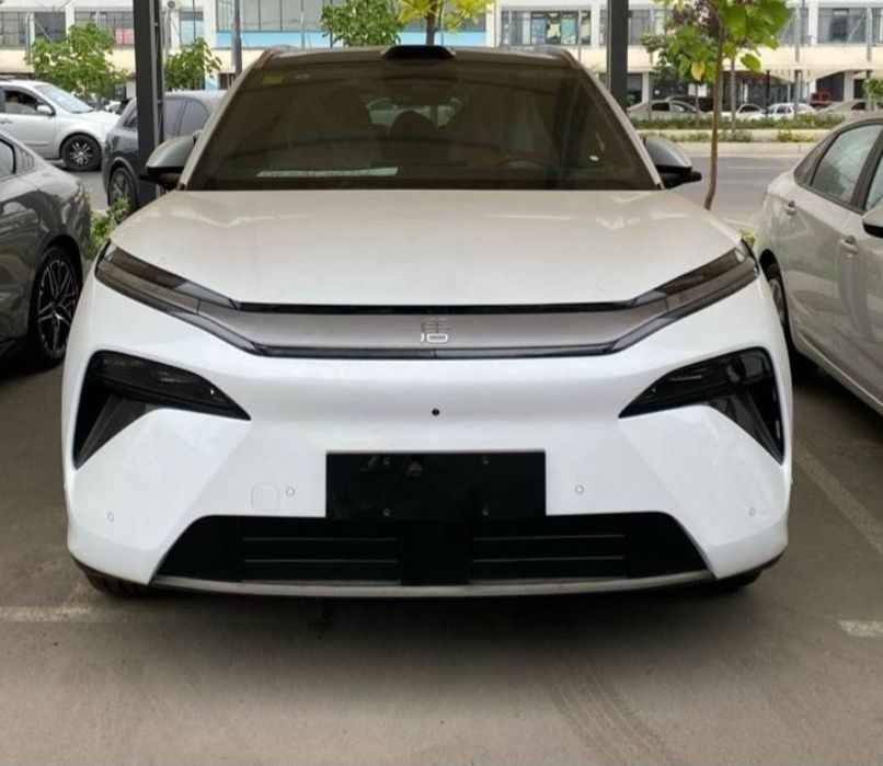 BYD Tang L 2 pozitsiya