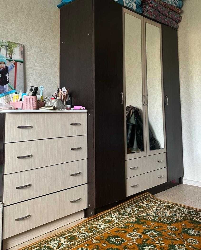 Шкаф комод кровать всё за 100