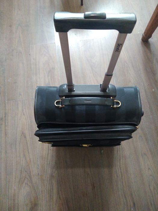 Чемодан аренда! Возможно доставка.