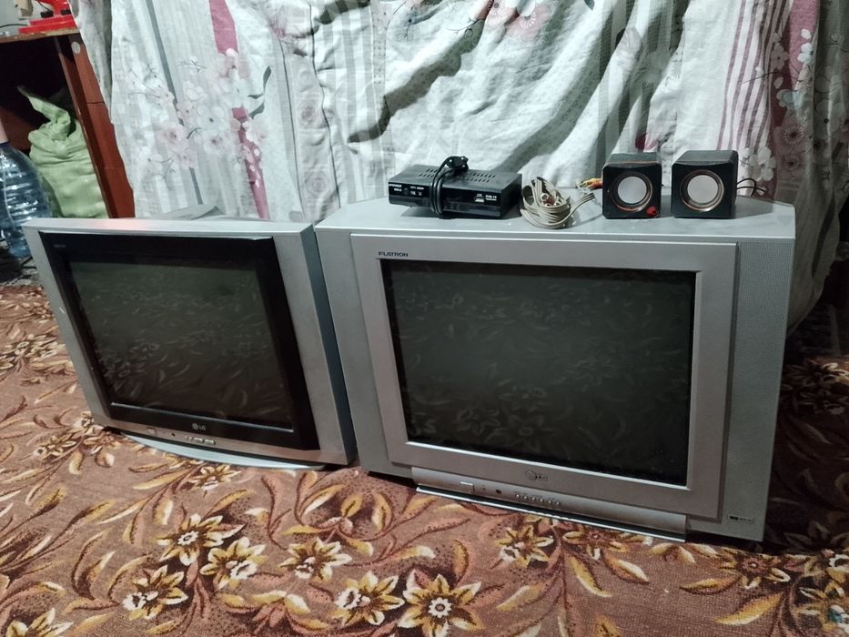 TELVIZOR  soni 2 ta.Holati yaxshi Aksiyasiga  Tunel va 2 ta kalonkacha