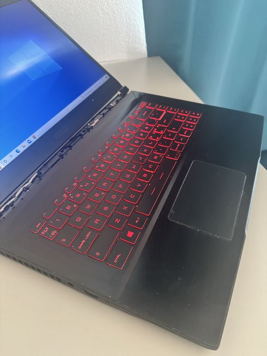 Laptop Gaming MSI GF63• i5-8300H• GTX 1050Ti• cu defecte estetice