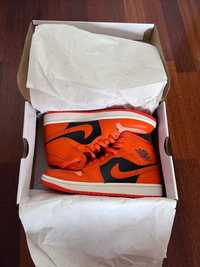 Air Jordan висок оранжево с черно