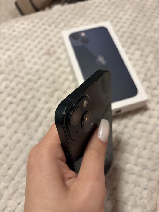 Apple iphone 13 128GB/ цвят midnight