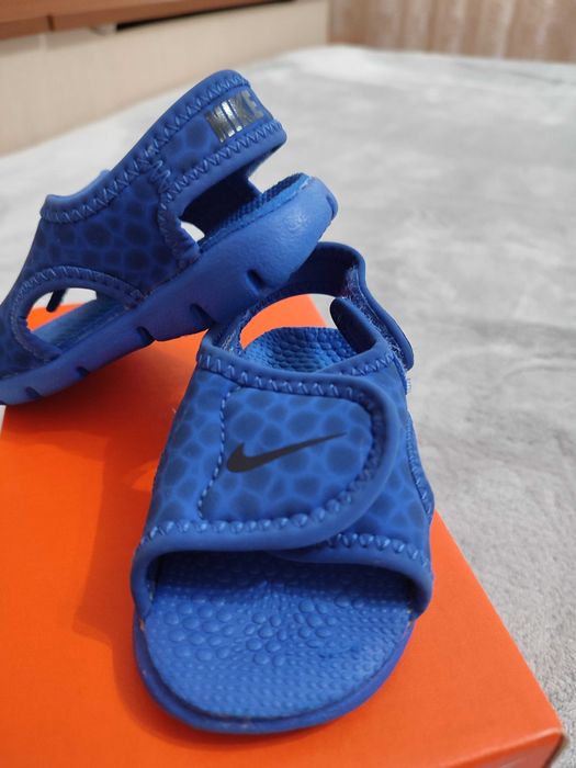 Чисто нови сандали Nike