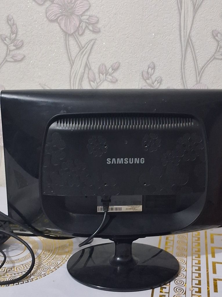 Монитор samsung.