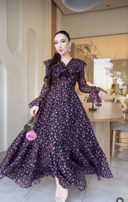 Платье нарядное 44р размер L!