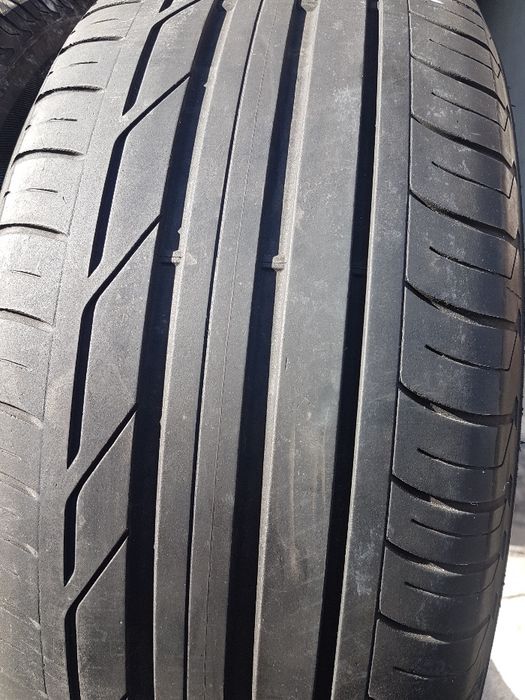 2 бр. летни гуми 225/50/18 Bridgestone DOT 4917 4-4,5 mm