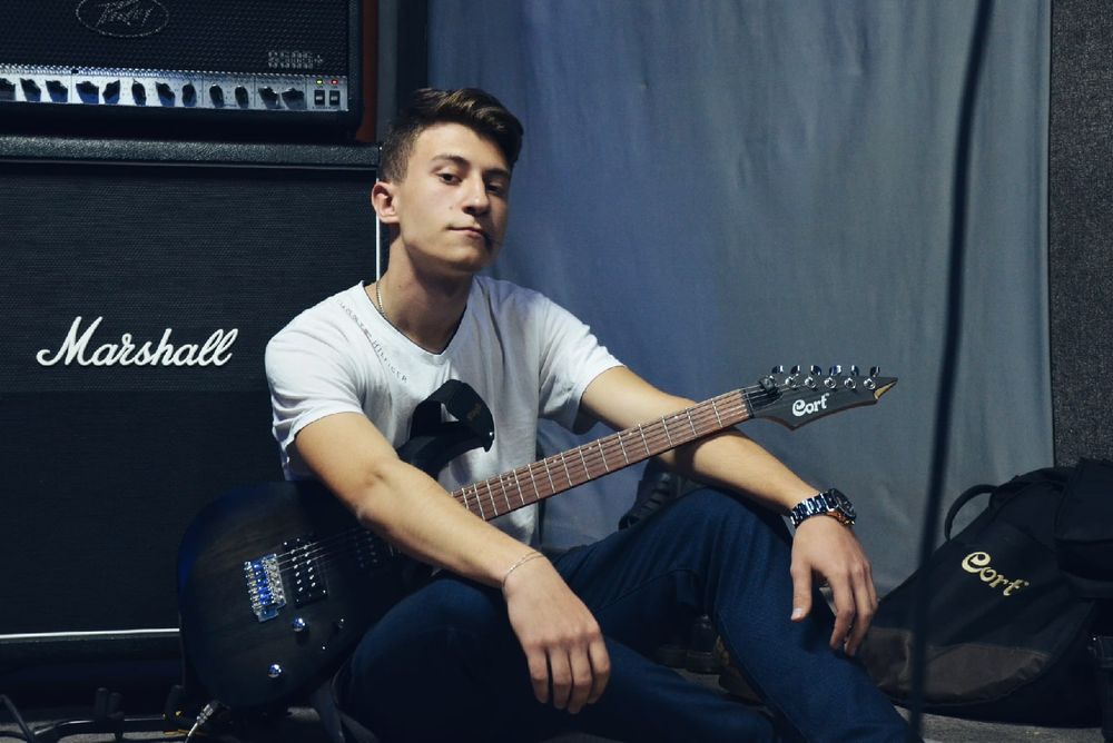 Обучение игре на гитаре, курсы гитары, уроки гитары, укулеле