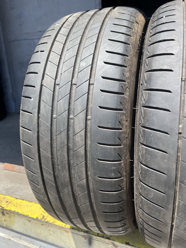 2 бр. летни гуми 225/40/18 Bridgestone DOT 4921 5+ mm