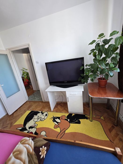 Inchiriez apartament cu 2 camere strada uniri