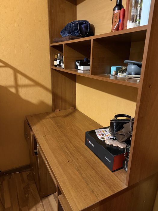 Стол деревянный письменный