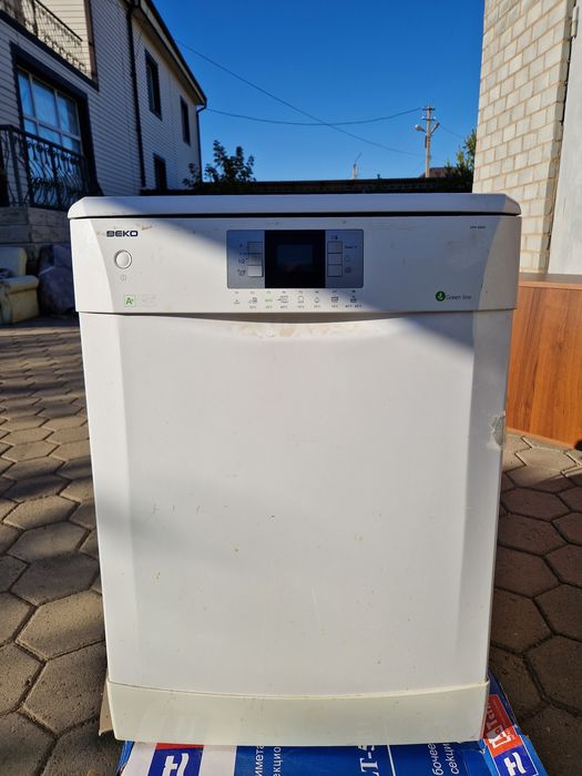 Продаётся посудомоечная машина