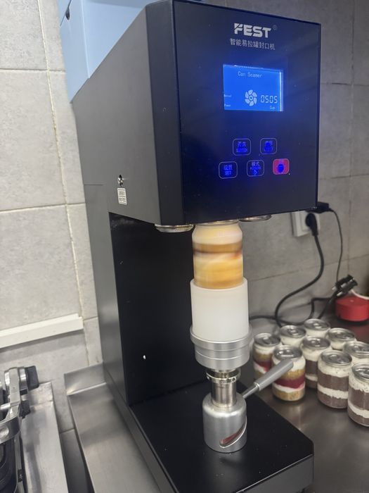 Укопорочный аппарат для закрутки банки