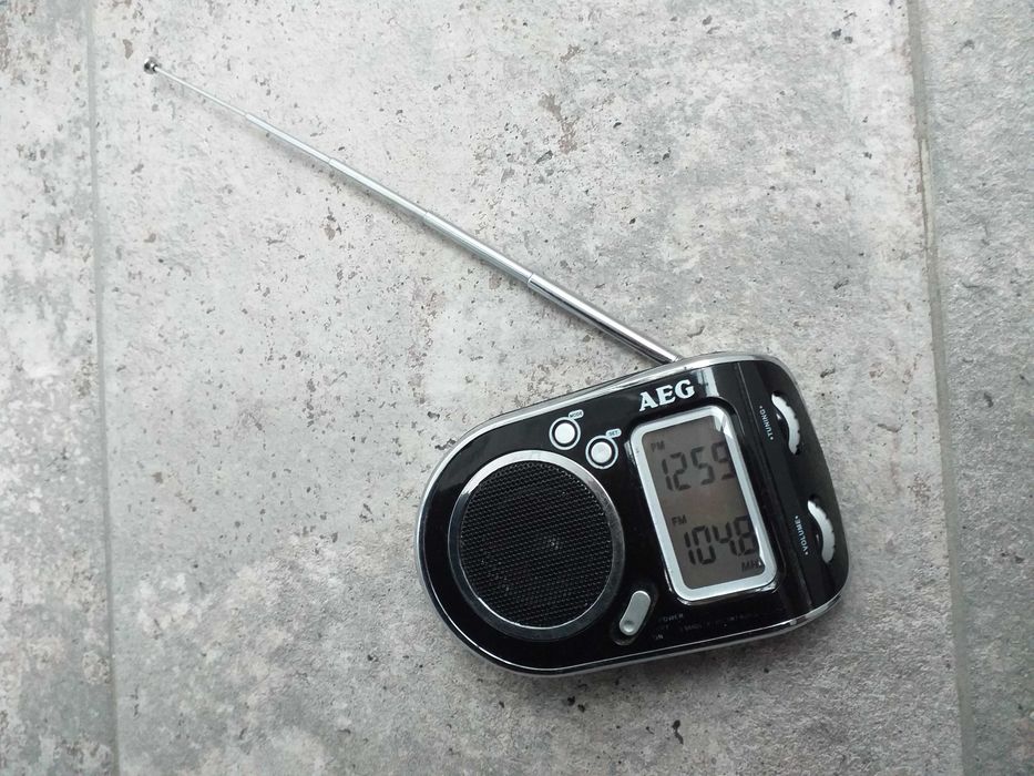 Radio Sony ICF-303 AM/ FM si AEG WE4125 cu 9 lungimi de unda