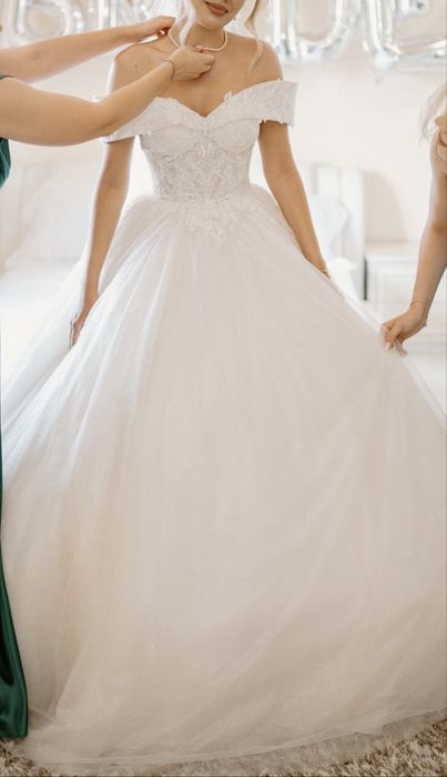 Vand rochie mireasa Vladiyan.