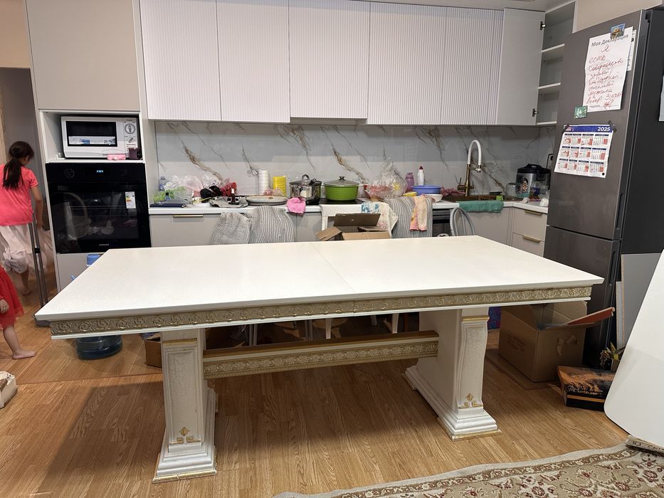 Продам стол в отличном состоянии. Срочно!