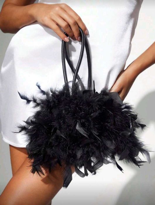Коктейлна чанта с пера