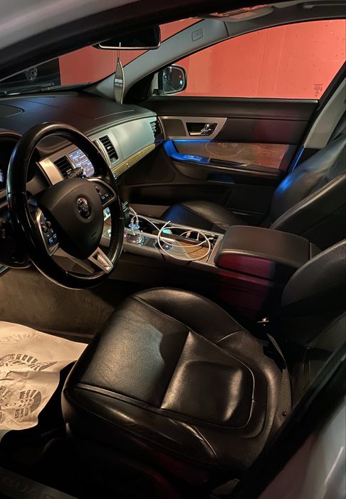 Vand Jaguar XF 2.2 D/09.2015