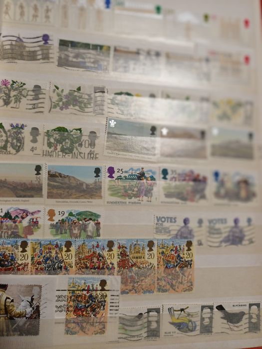 Clasor cu timbre bine   îngrijit