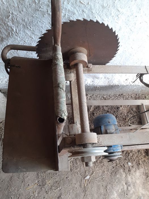 Moară cu fierăstrău