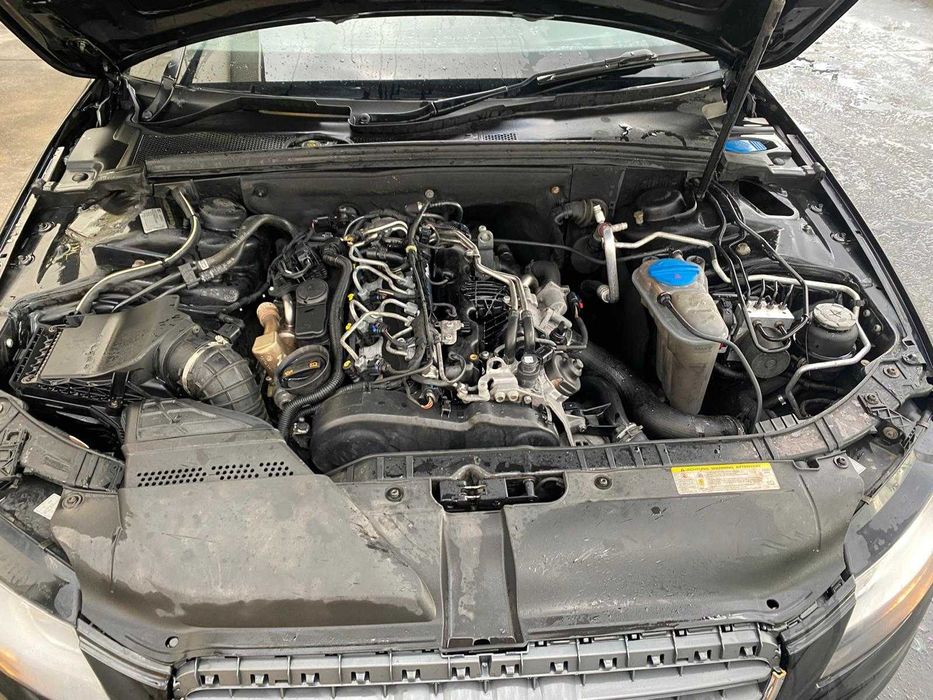 dezmembrez audi a4 b8 2.0tdi cod motor CAHA/far xenon a4 b8