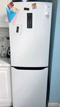 Холодильник марки LG