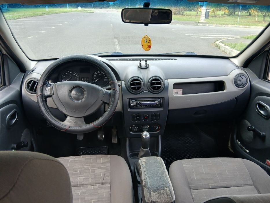 Vând sau schimb dacia Logan