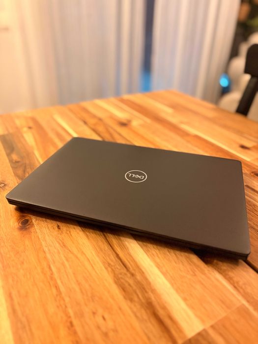 Dell Latitude 5400 cu ecran Touchscreen