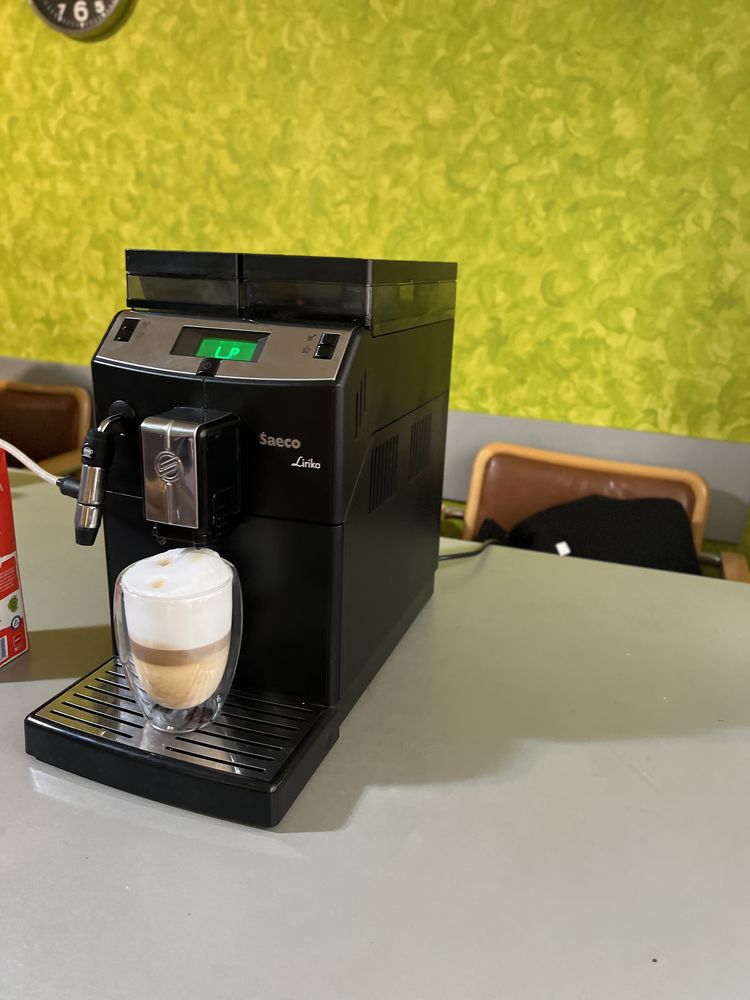 Aparat de cafea/expresor automat Saeco Lirika