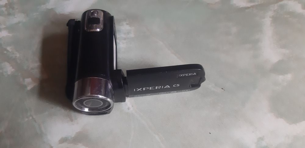 Продам  видео камеру