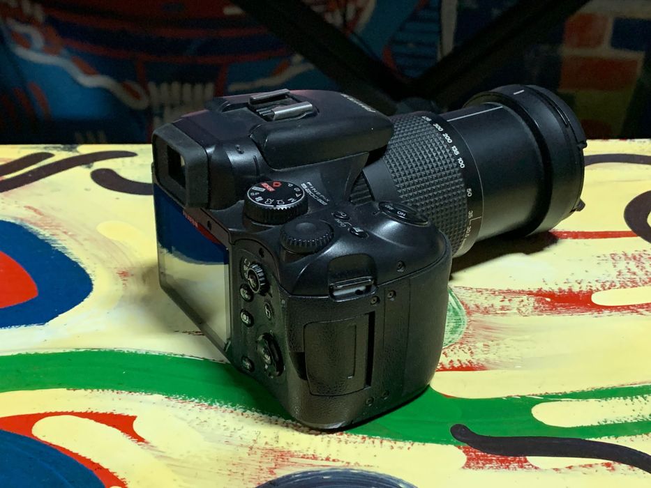 Fujifilm S200EXR 12 MP Мегапиксела 14.3 x Super Zoom Digital Camera