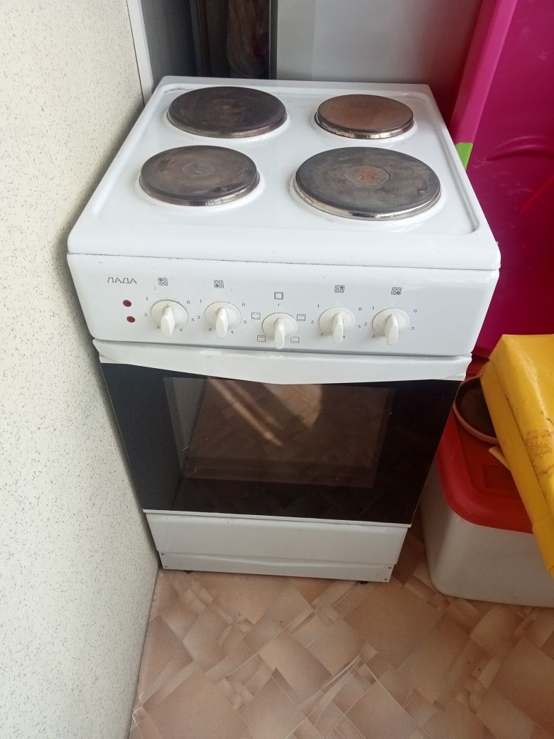 Продам плиту электрическую HANSA