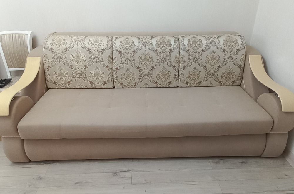 Диван (мягкая мебель)